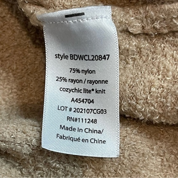 Barefoot Dreams Cozy Chic Lite 1/2 Zip Poncho Beige Size L/XL - Picture 12 of 15